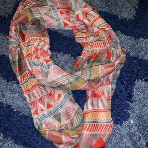 GEOMETRIC INFINITY SCARF